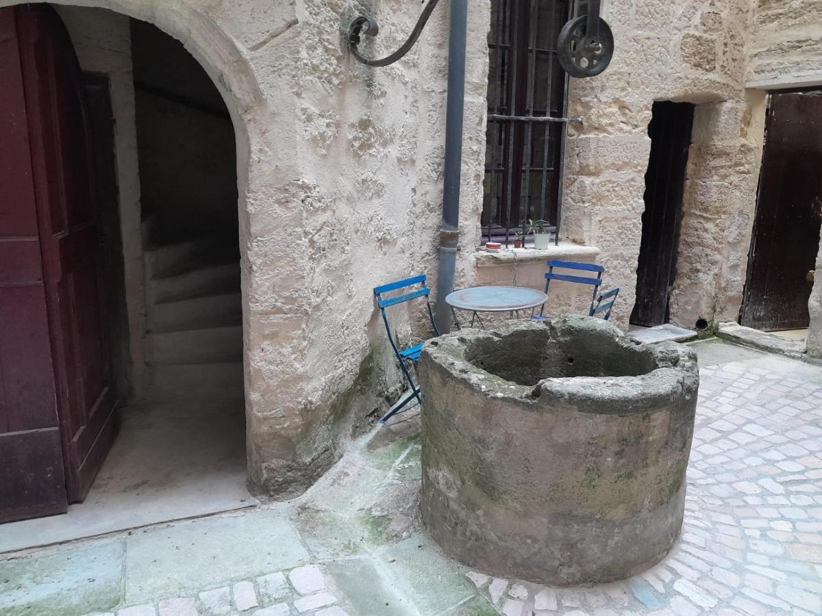 Petit Cocon En Plein Centre Historique D'Uzes - Place Aux Herbes En Zone Pietonniere Exteriör bild